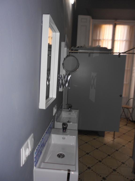 Apartamentos Gold Malaga Bilik gambar