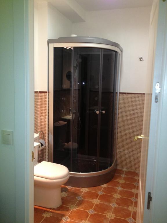 Apartamentos Gold Malaga Bilik gambar
