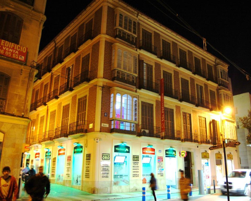 Apartamentos Gold Malaga Bilik gambar