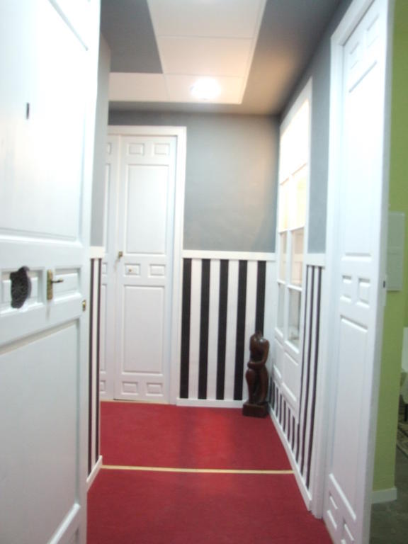 Apartamentos Gold Malaga Bilik gambar