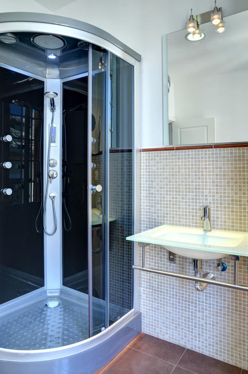 Apartamentos Gold Malaga Bilik gambar